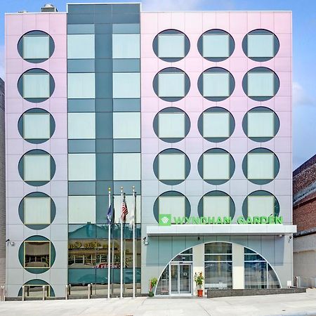 Wyndham Garden Brooklyn Sunset Park Hotel New York Exterior photo